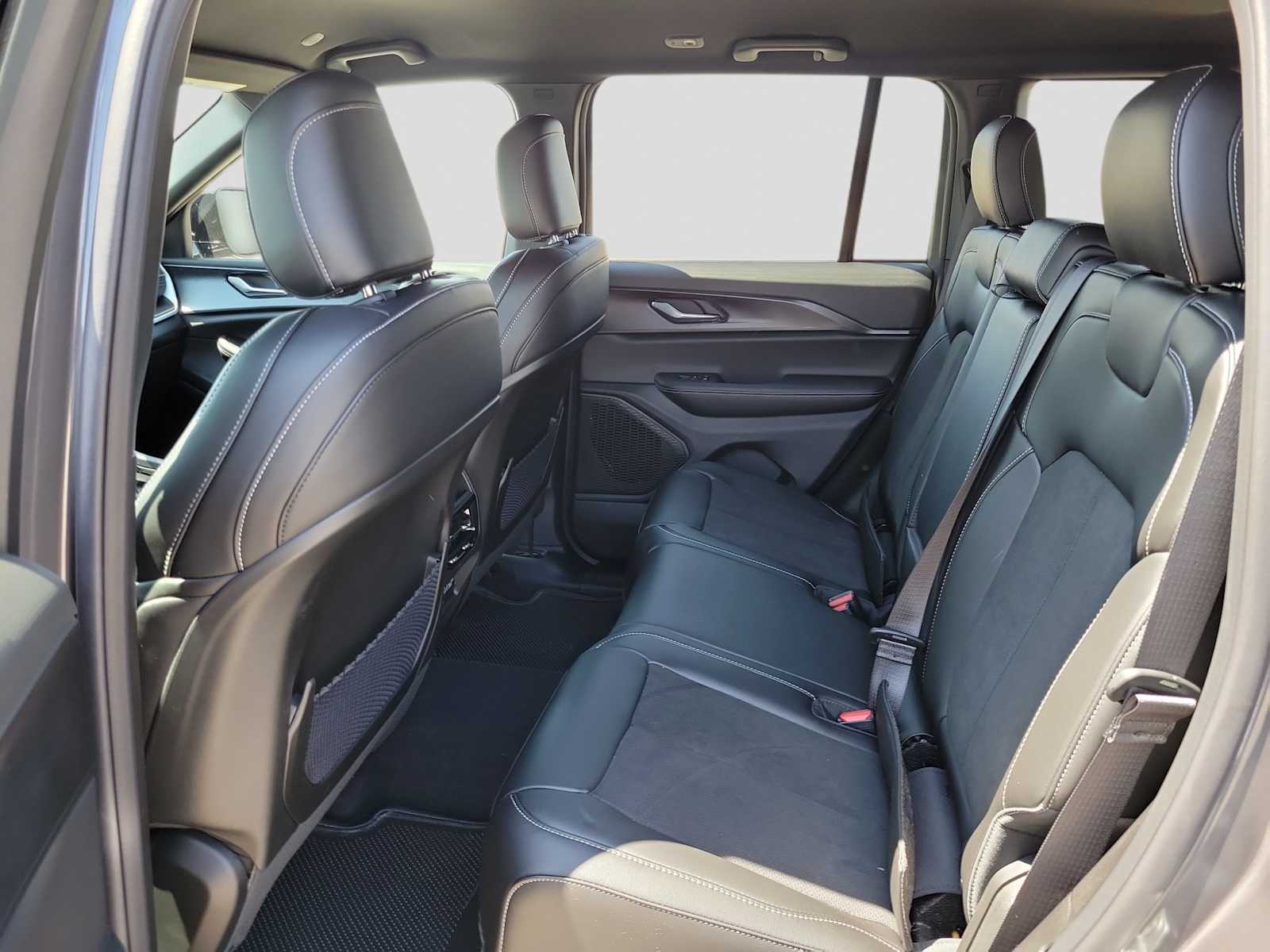 Thumbnail: 2026 Jeep Grand Cherokee - 12