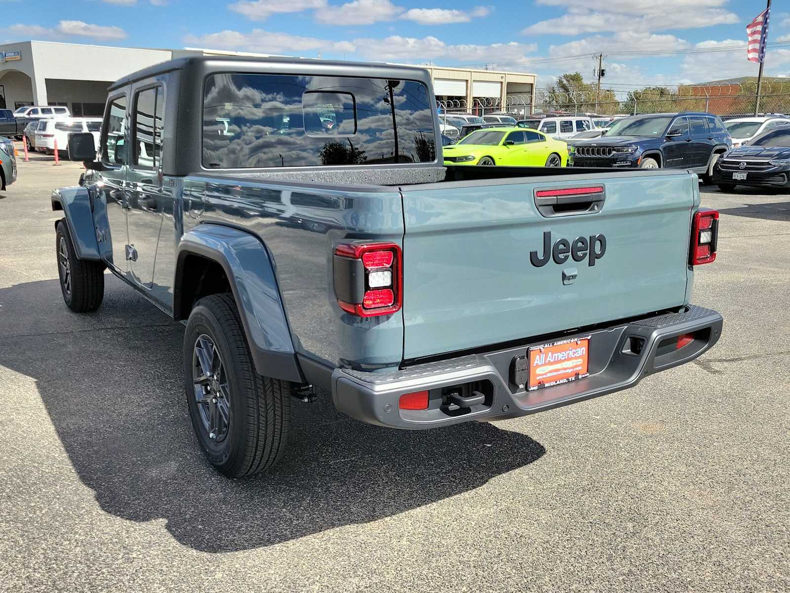 Thumbnail: 2025 Jeep Gladiator - 4