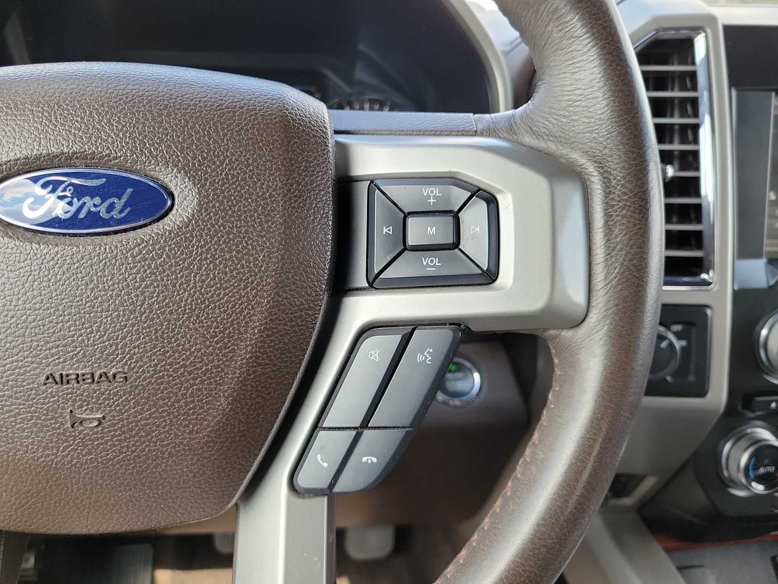 Thumbnail: 2015 Ford F-150 - 19