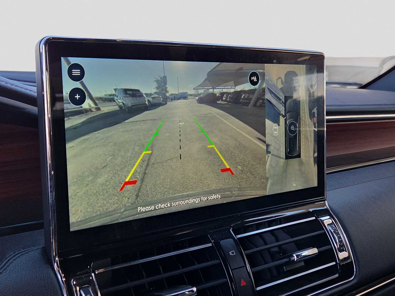 Thumbnail: 2023 Lincoln Navigator - 20