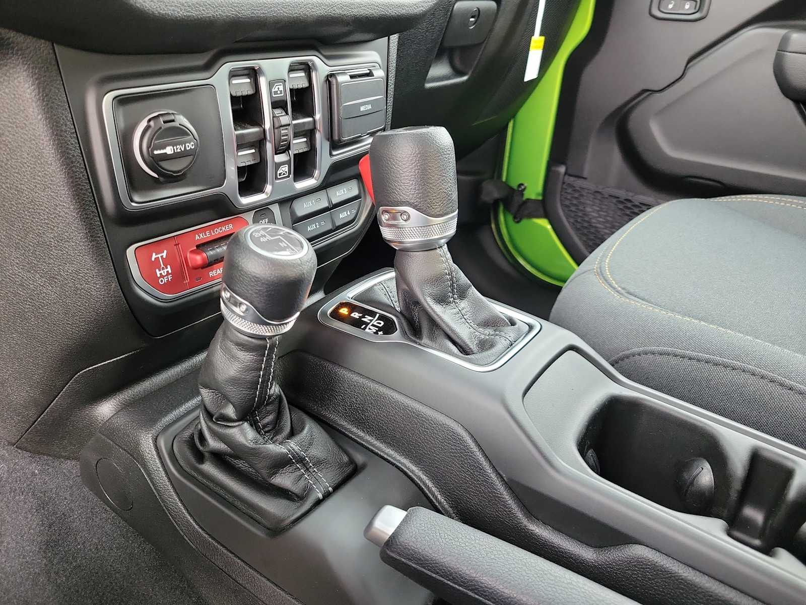 Thumbnail: 2026 Jeep Gladiator - 17