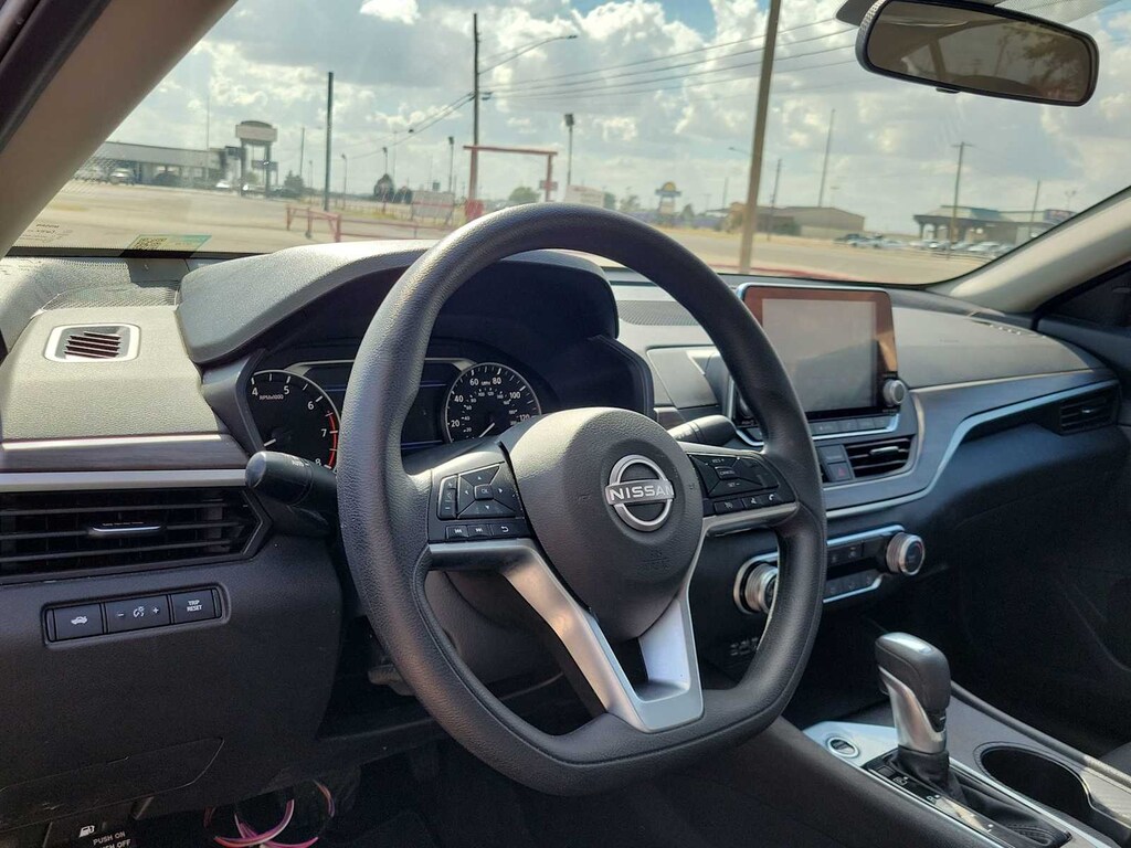 Used 2025 Nissan Altima SV Sedan