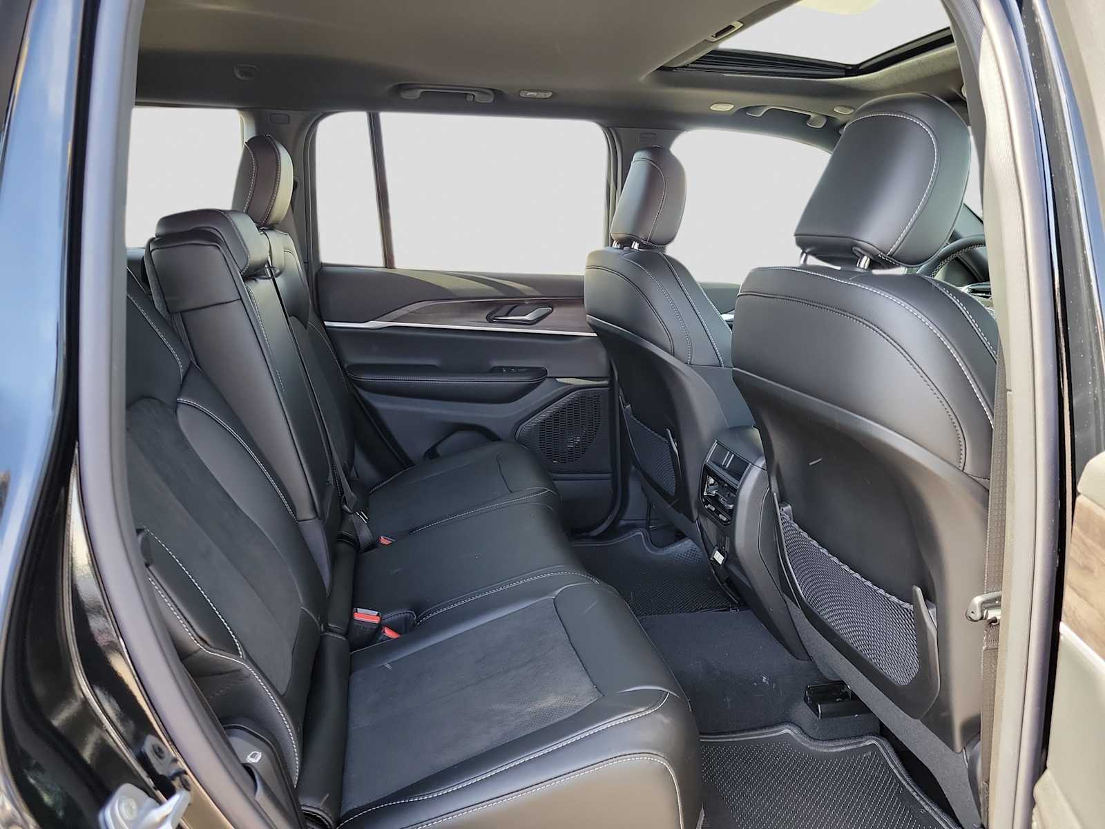 Thumbnail: 2026 Jeep Grand Cherokee - 13