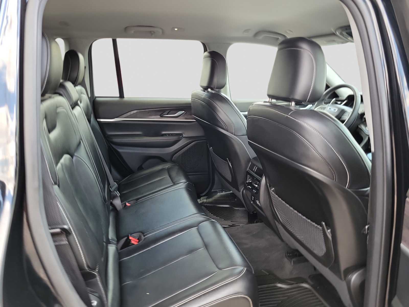 Thumbnail: 2023 Jeep Grand Cherokee - 13