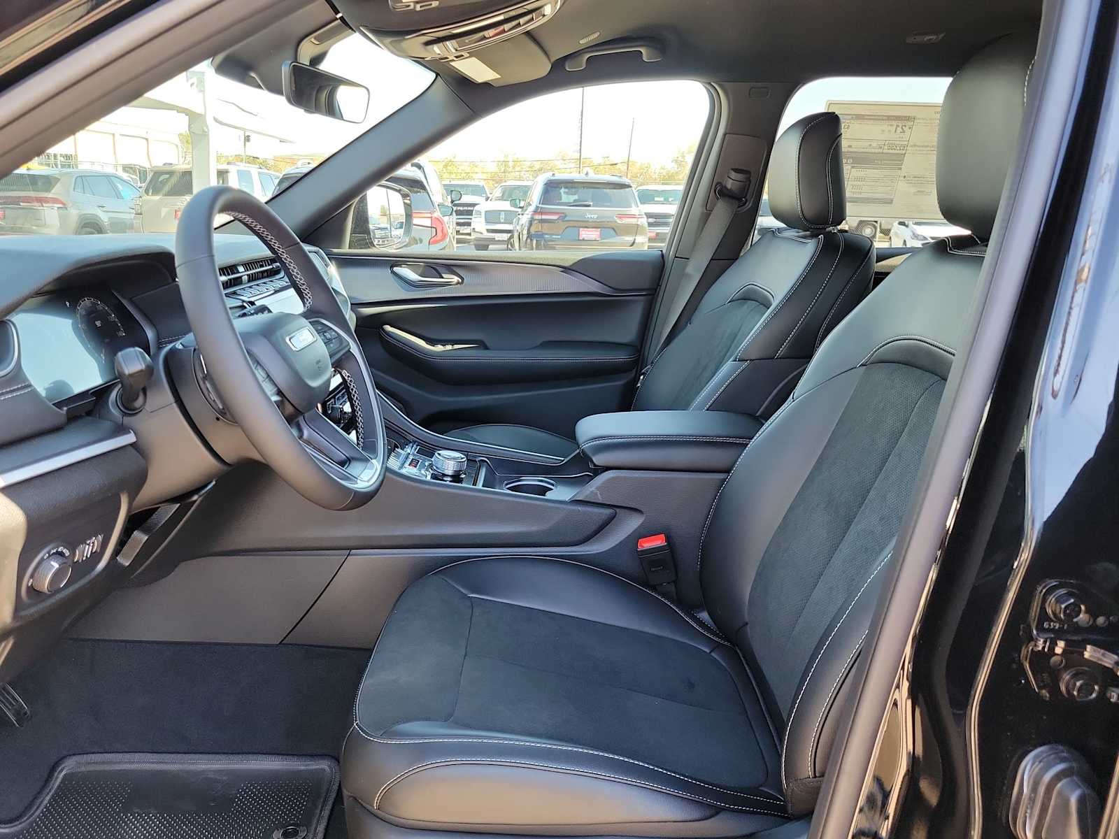 Thumbnail: 2025 Jeep Grand Cherokee - 11