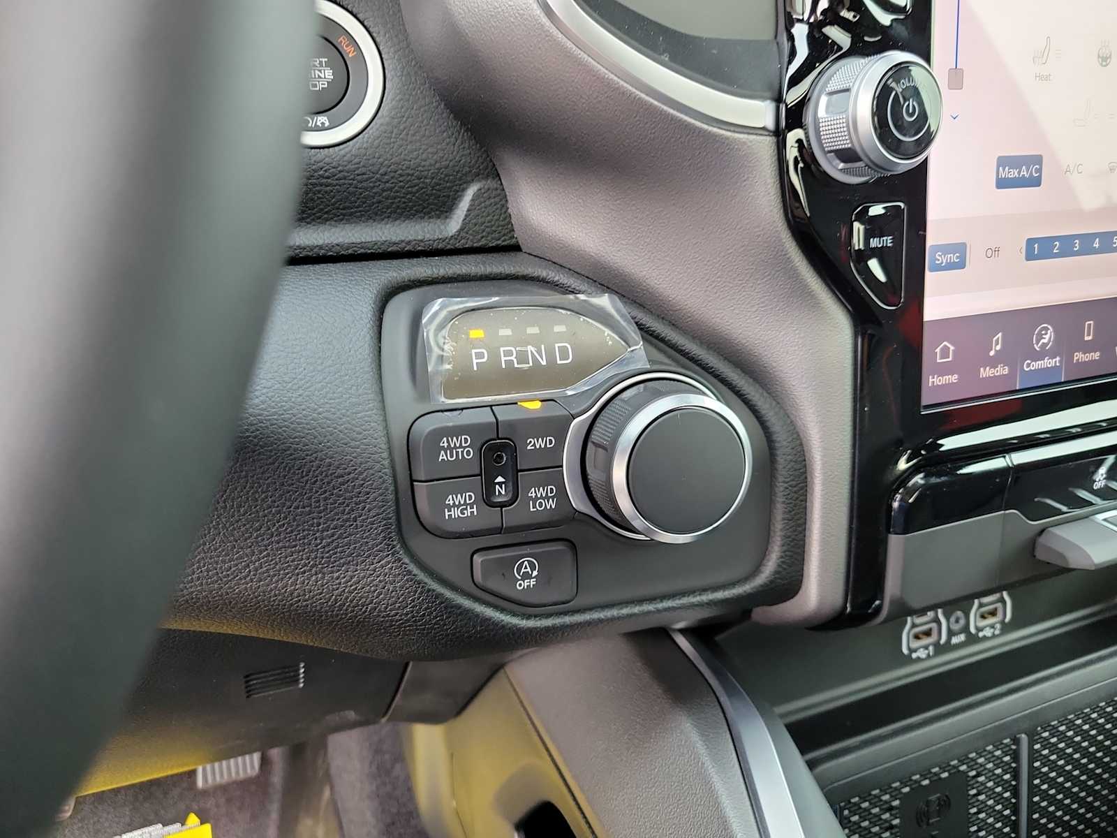 Thumbnail: 2026 RAM 1500 - 16