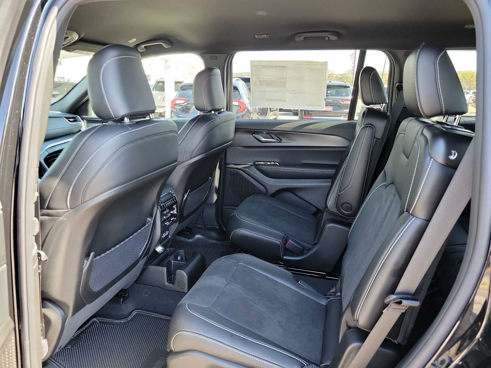 Thumbnail: 2025 Jeep Grand Cherokee - 12