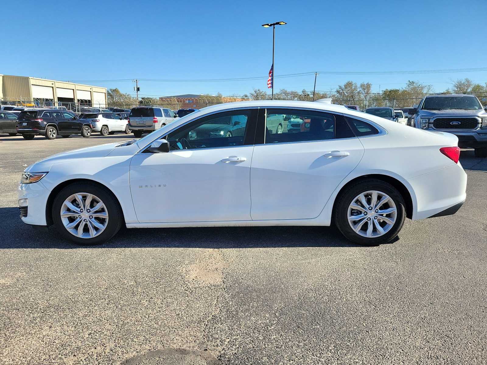 2024 Chevrolet Malibu 1LT photo 3