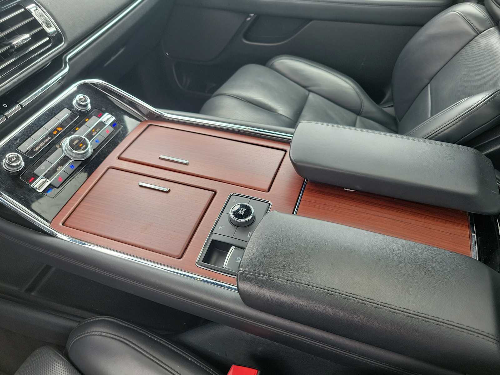 Thumbnail: 2023 Lincoln Navigator - 16