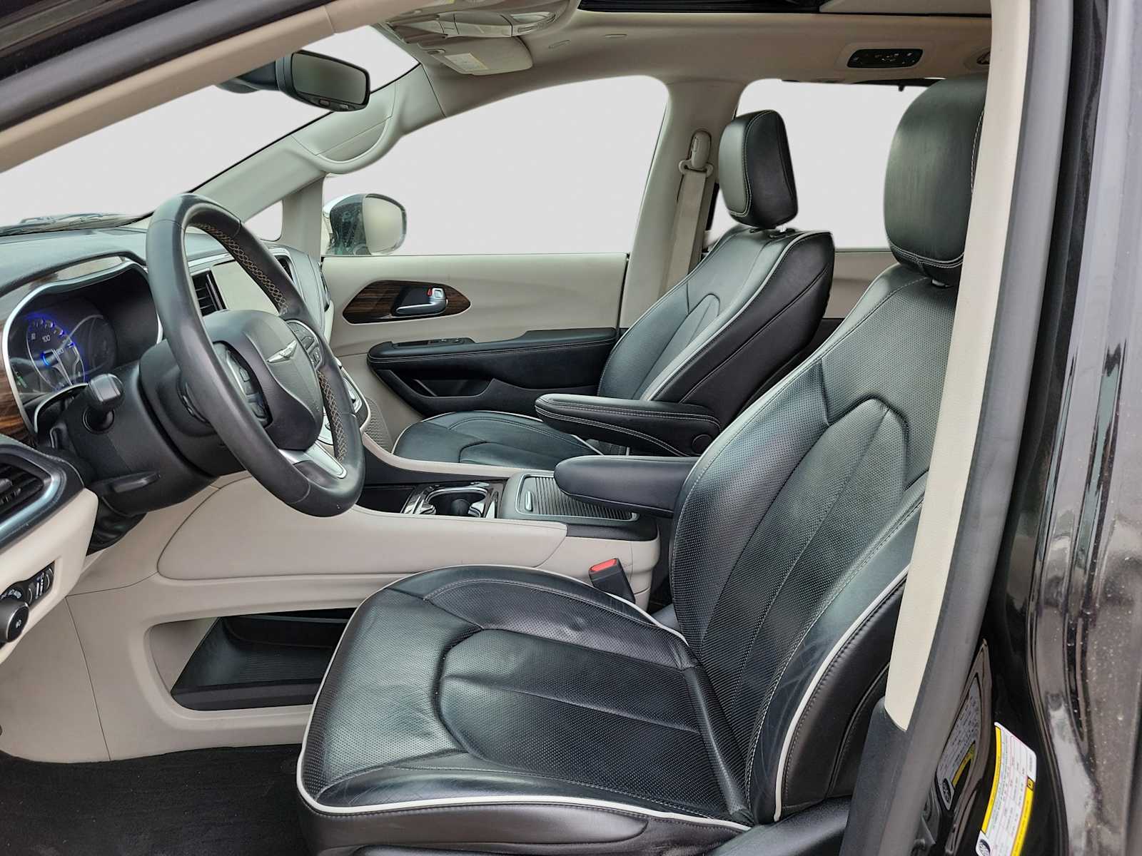 Thumbnail: 2023 Chrysler Pacifica - 11