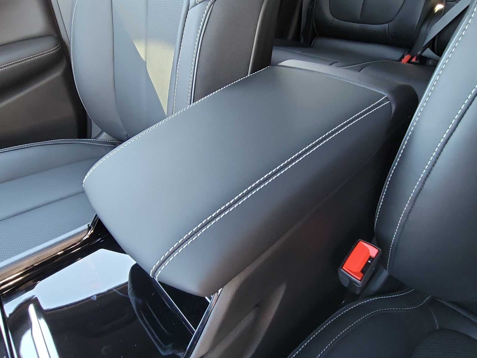 Thumbnail: 2023 Jeep Grand Cherokee - 16