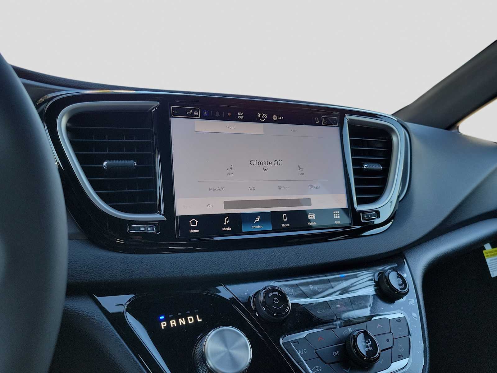 Thumbnail: 2026 Chrysler Voyager - 20