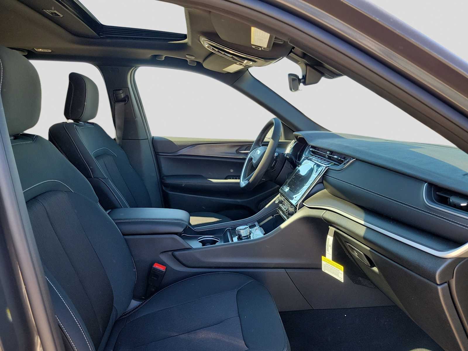 Thumbnail: 2026 Jeep Grand Cherokee - 14