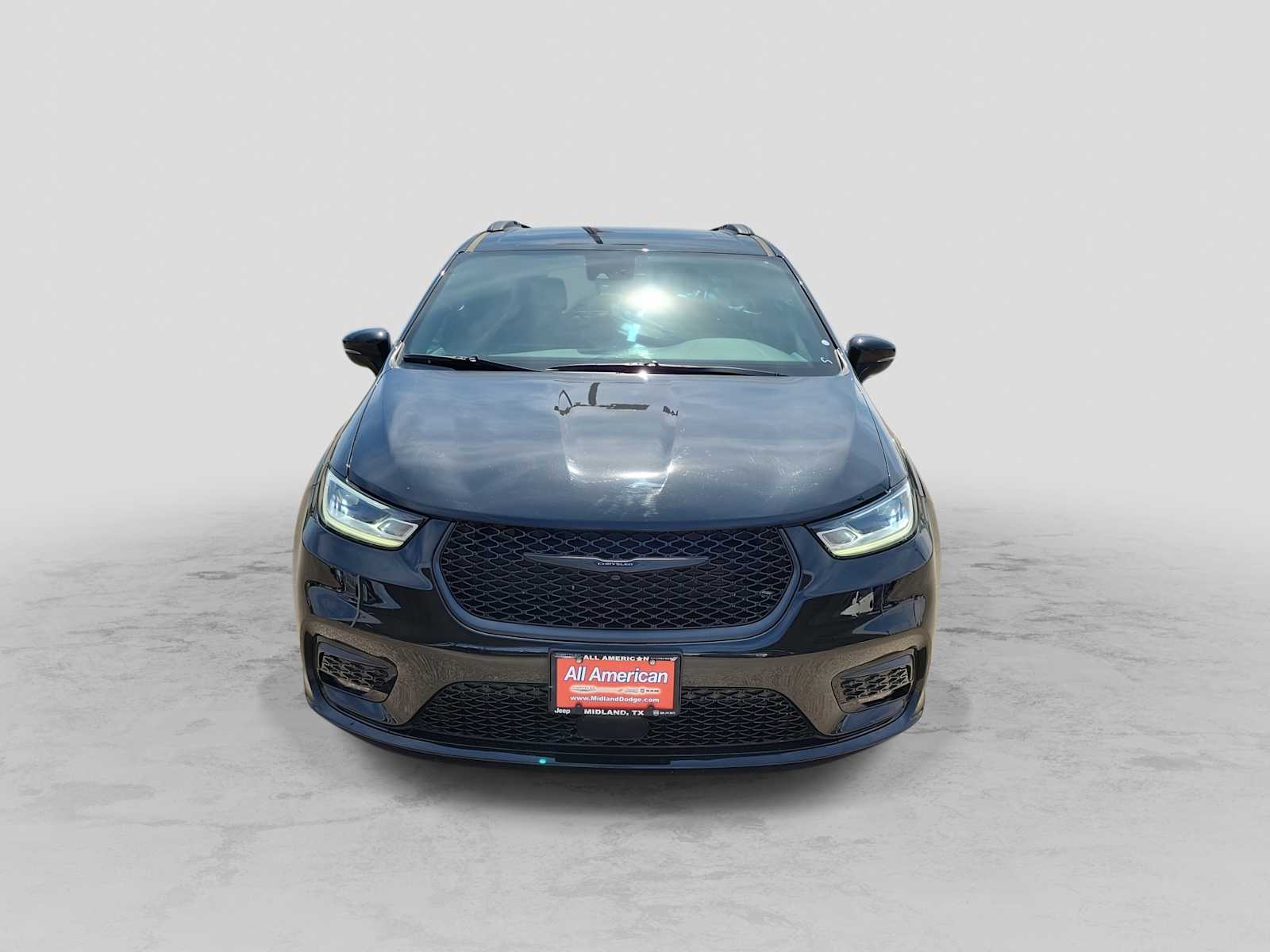 Thumbnail: 2023 Chrysler Pacifica - 6