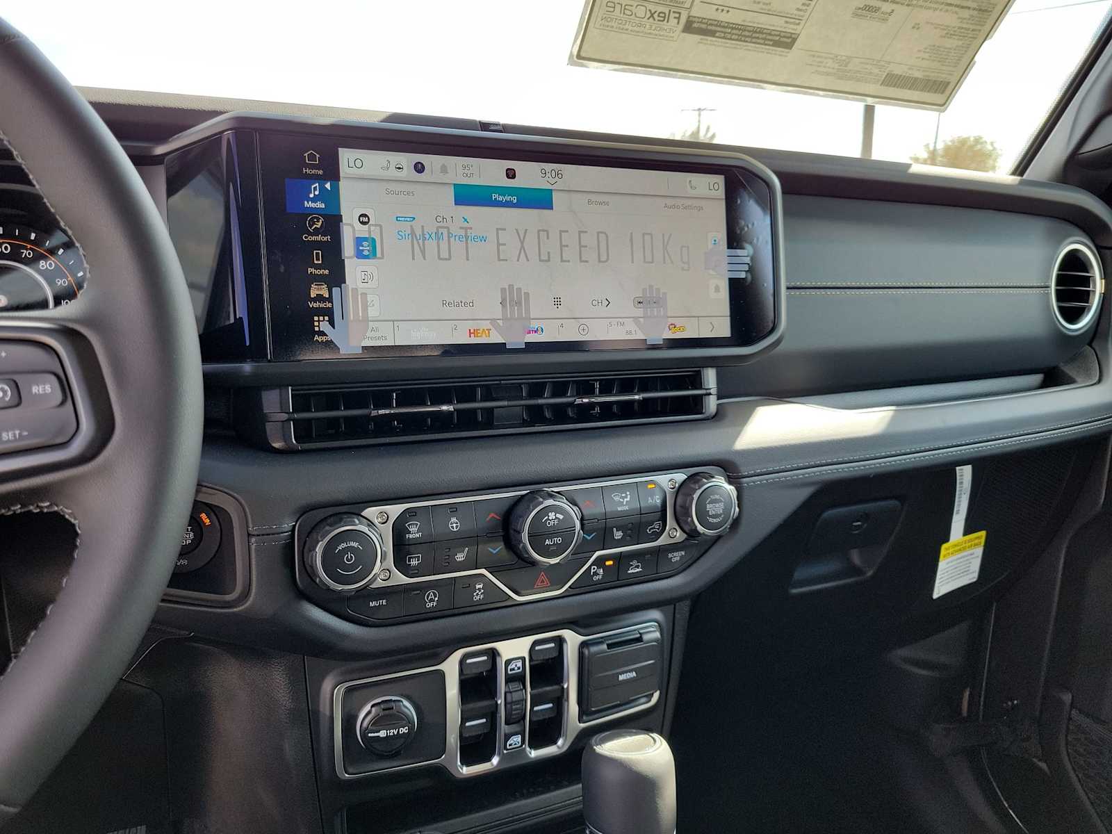 Thumbnail: 2025 Jeep Gladiator - 21