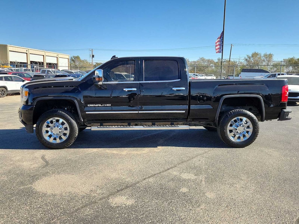 Used 2019 GMC Sierra 2500HD Denali Truck Crew Cab