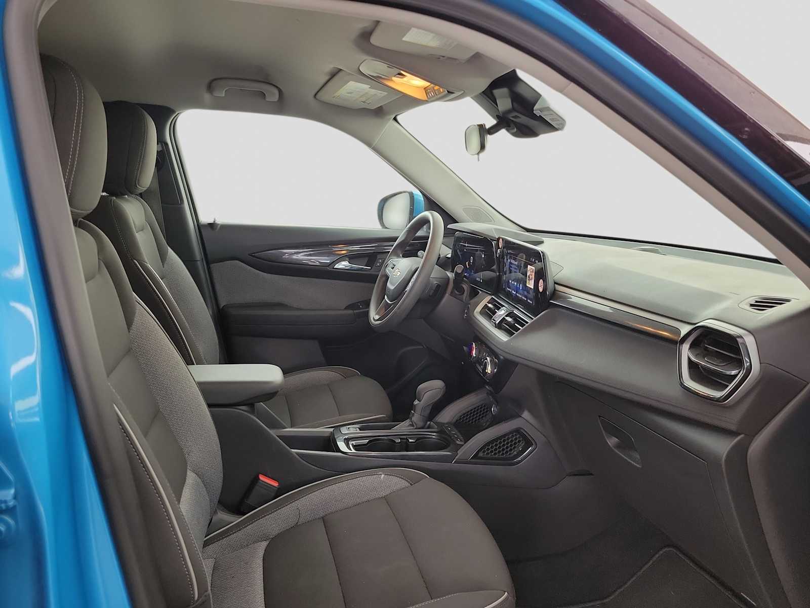 Thumbnail: 2025 Chevrolet TrailBlazer - 14