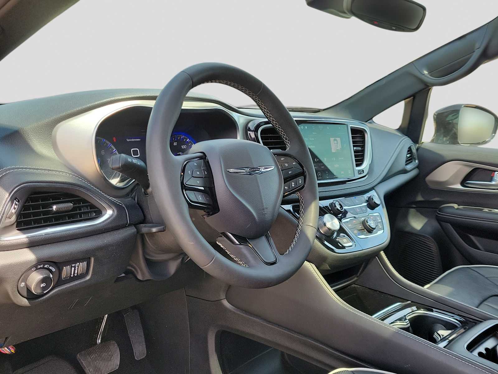 Thumbnail: 2023 Chrysler Pacifica - 2