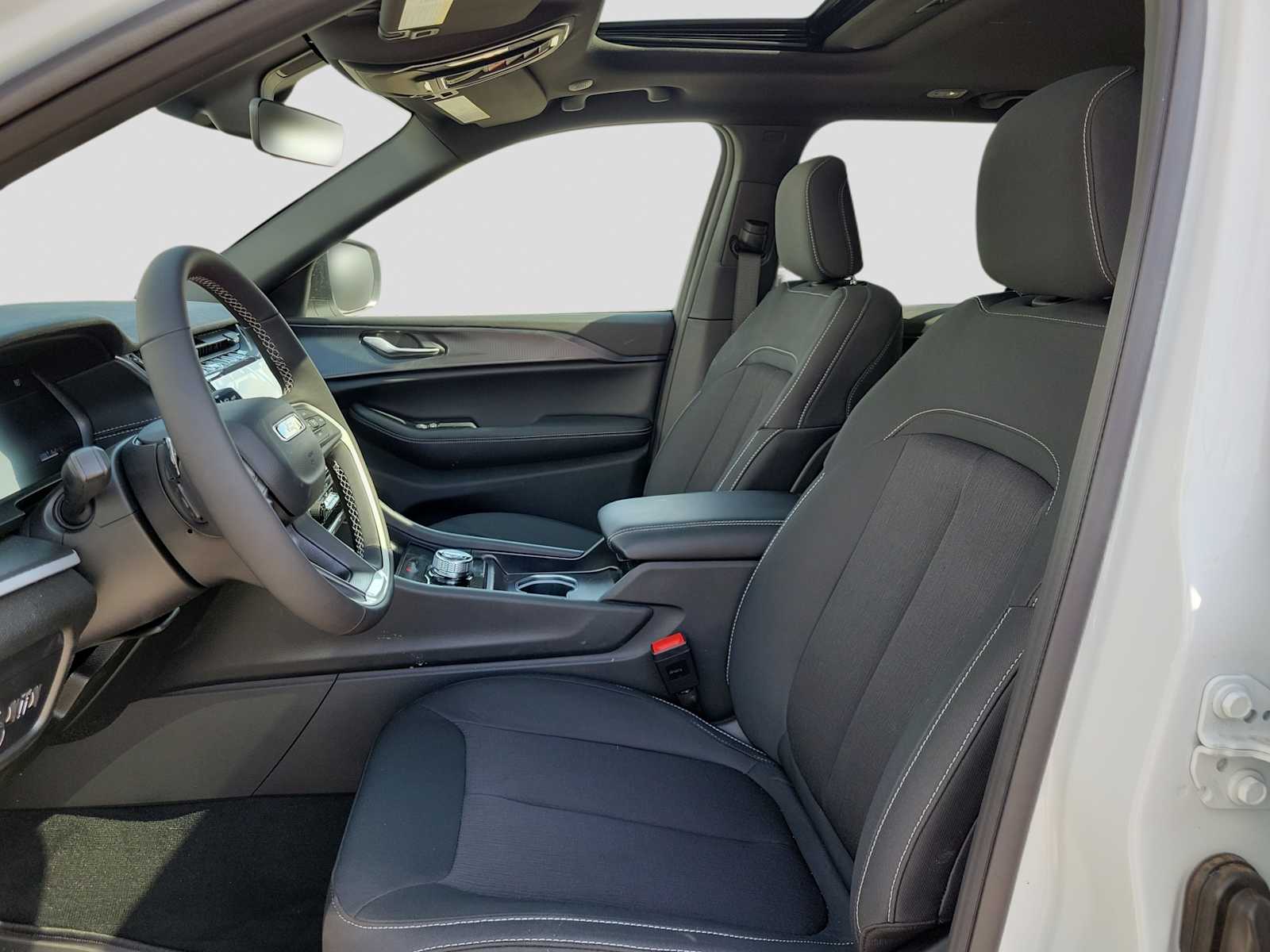 Thumbnail: 2026 Jeep Grand Cherokee - 11