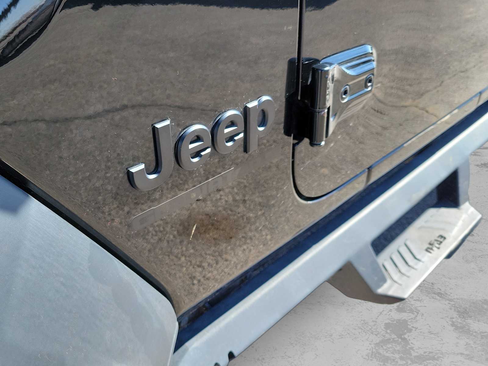Thumbnail: 2023 Jeep Gladiator - 7