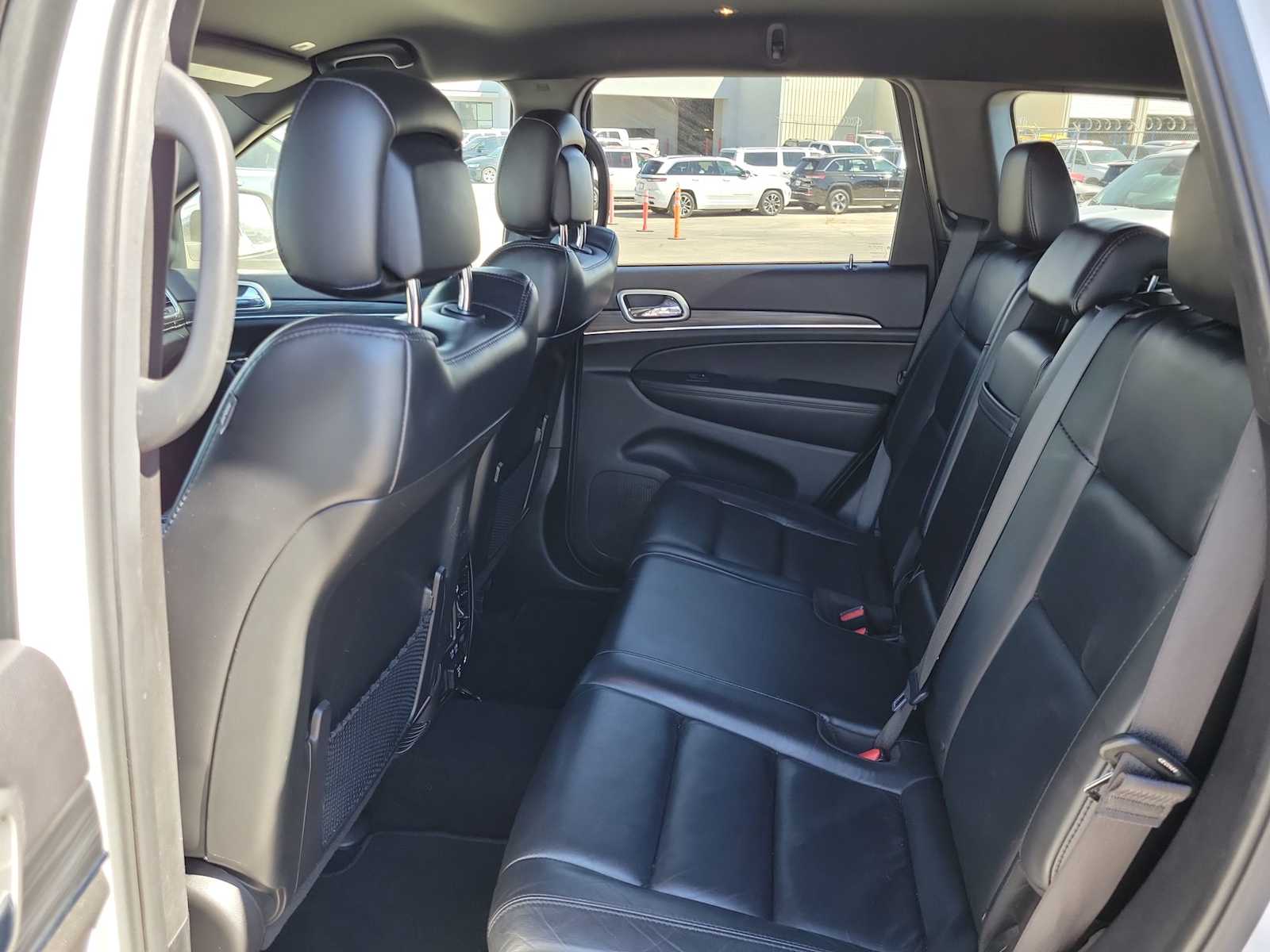 Thumbnail: 2019 Jeep Grand Cherokee - 12