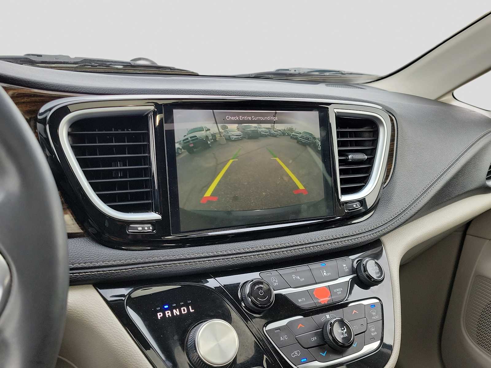 Thumbnail: 2023 Chrysler Pacifica - 20