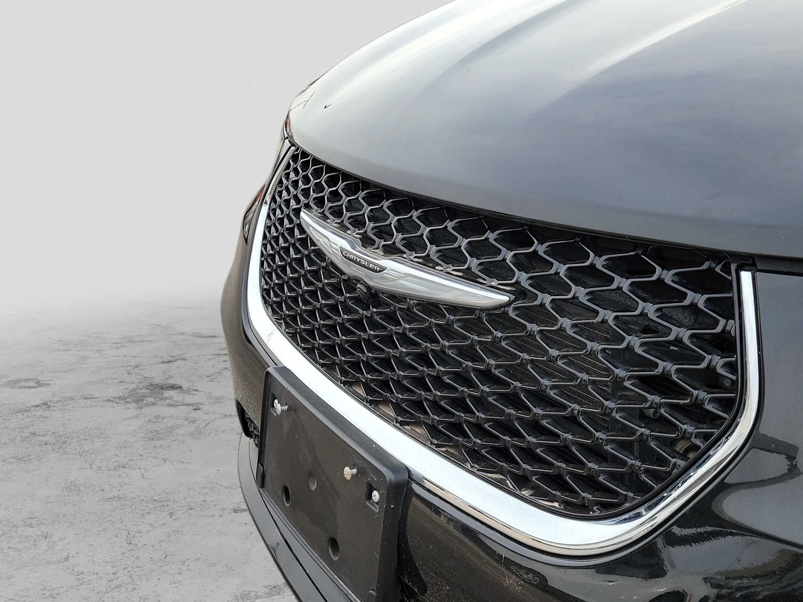 Thumbnail: 2023 Chrysler Pacifica - 9