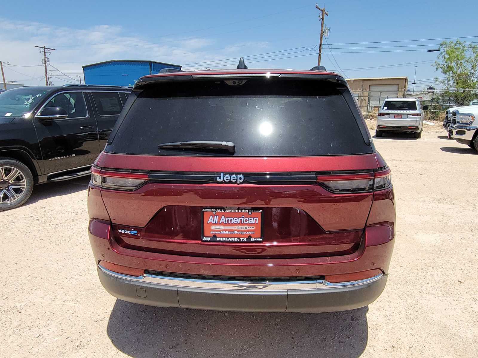 Thumbnail: 2024 Jeep Grand Cherokee - 4