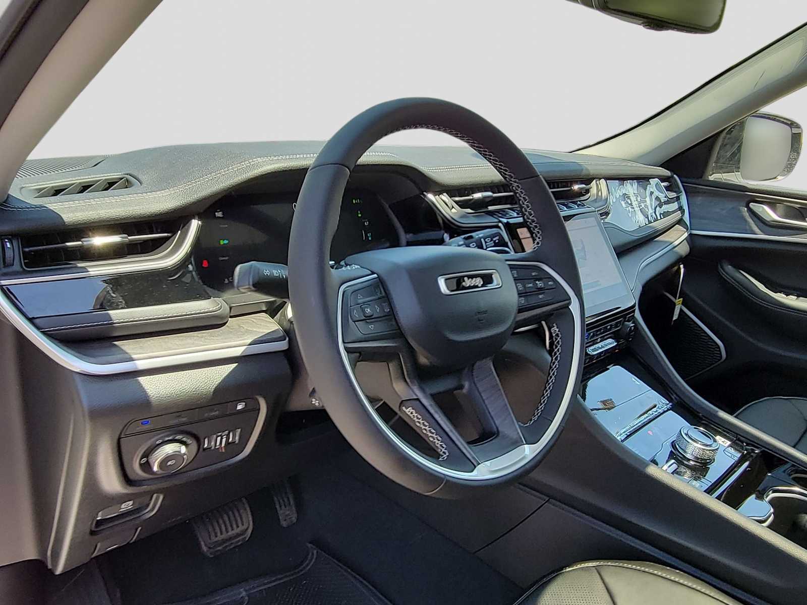 Thumbnail: 2023 Jeep Grand Cherokee - 2