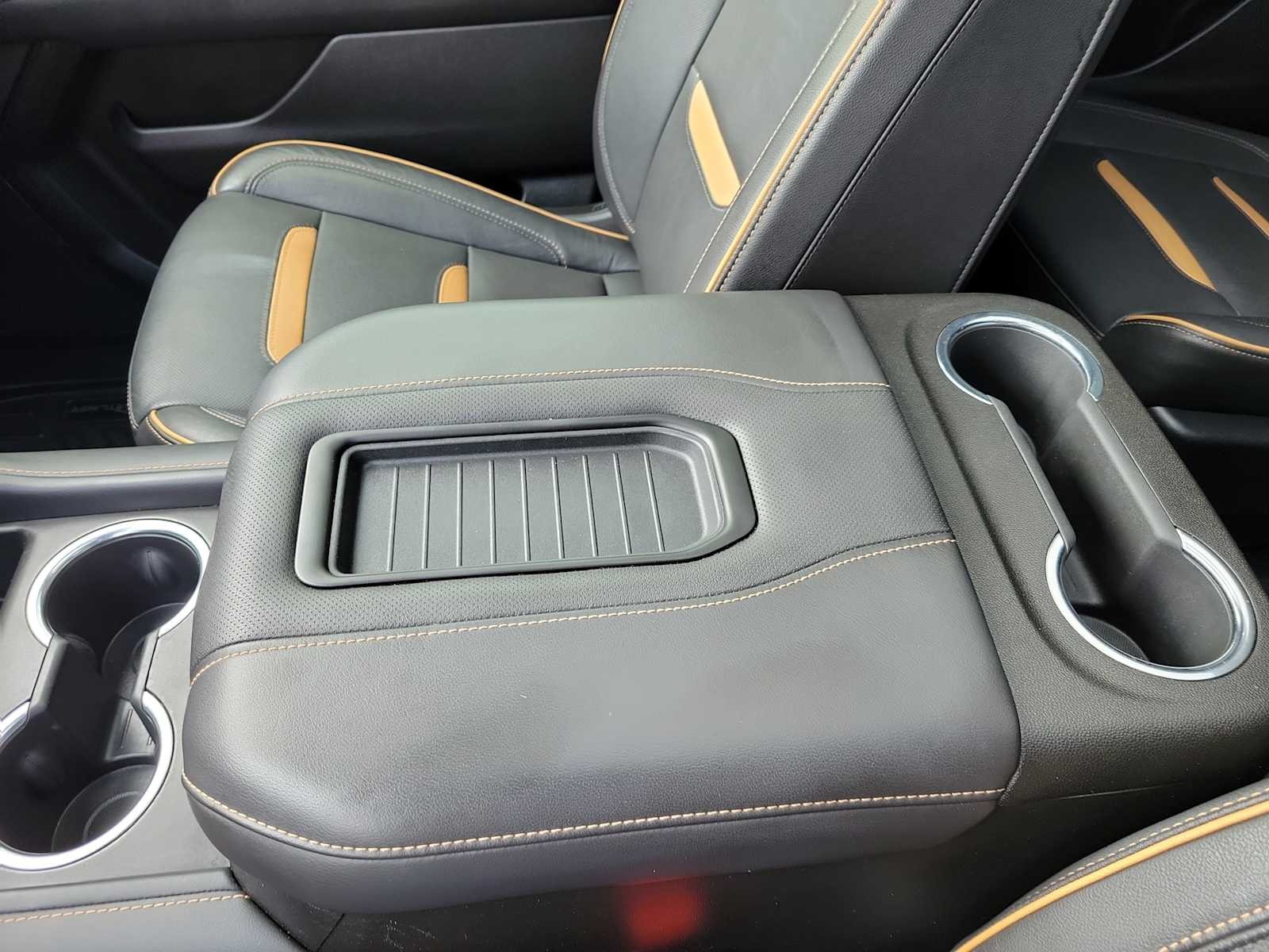 Thumbnail: 2022 GMC Yukon XL - 16