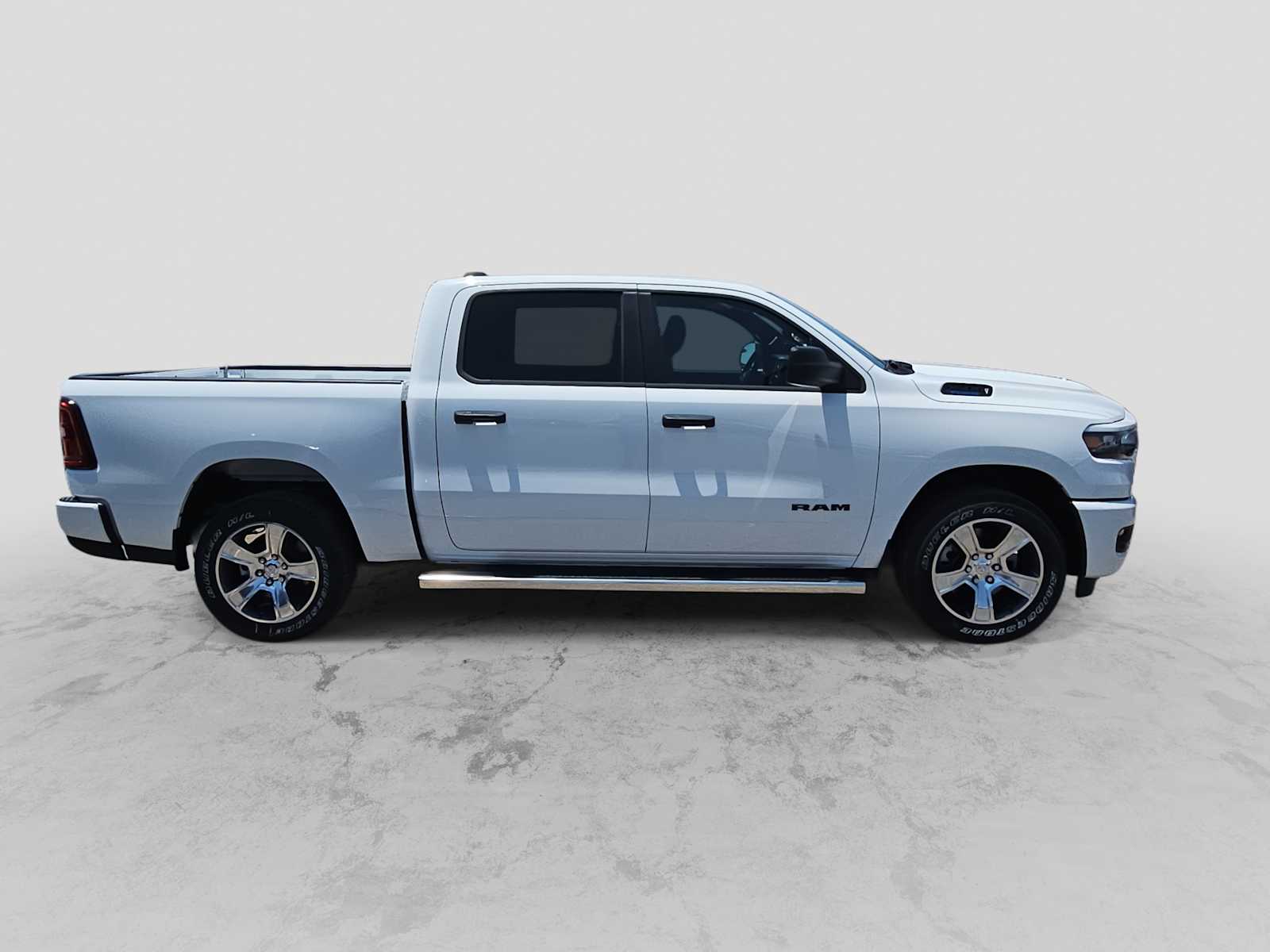 Thumbnail: 2026 RAM 1500 - 9