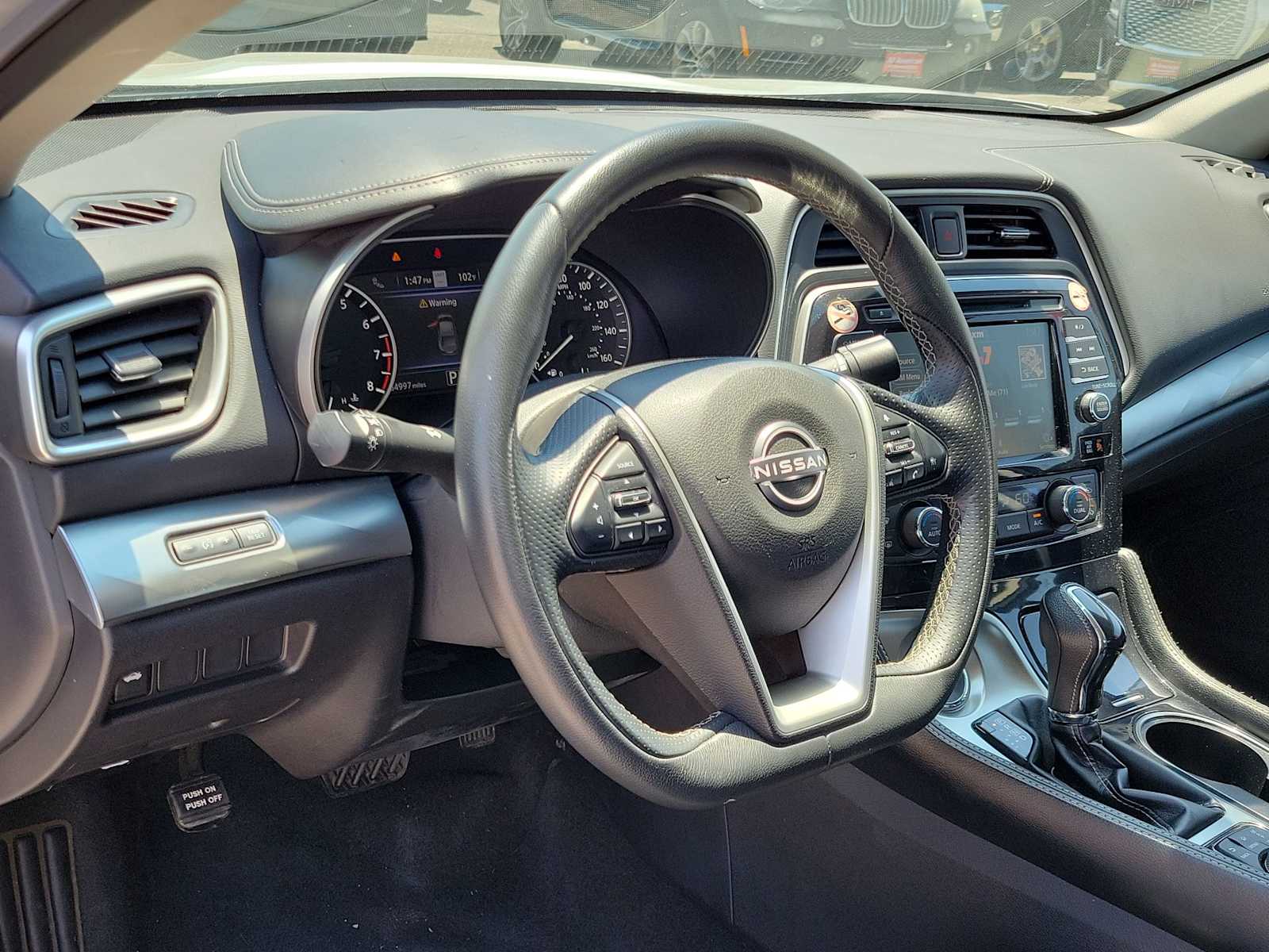 2023 Nissan Maxima SV photo 2