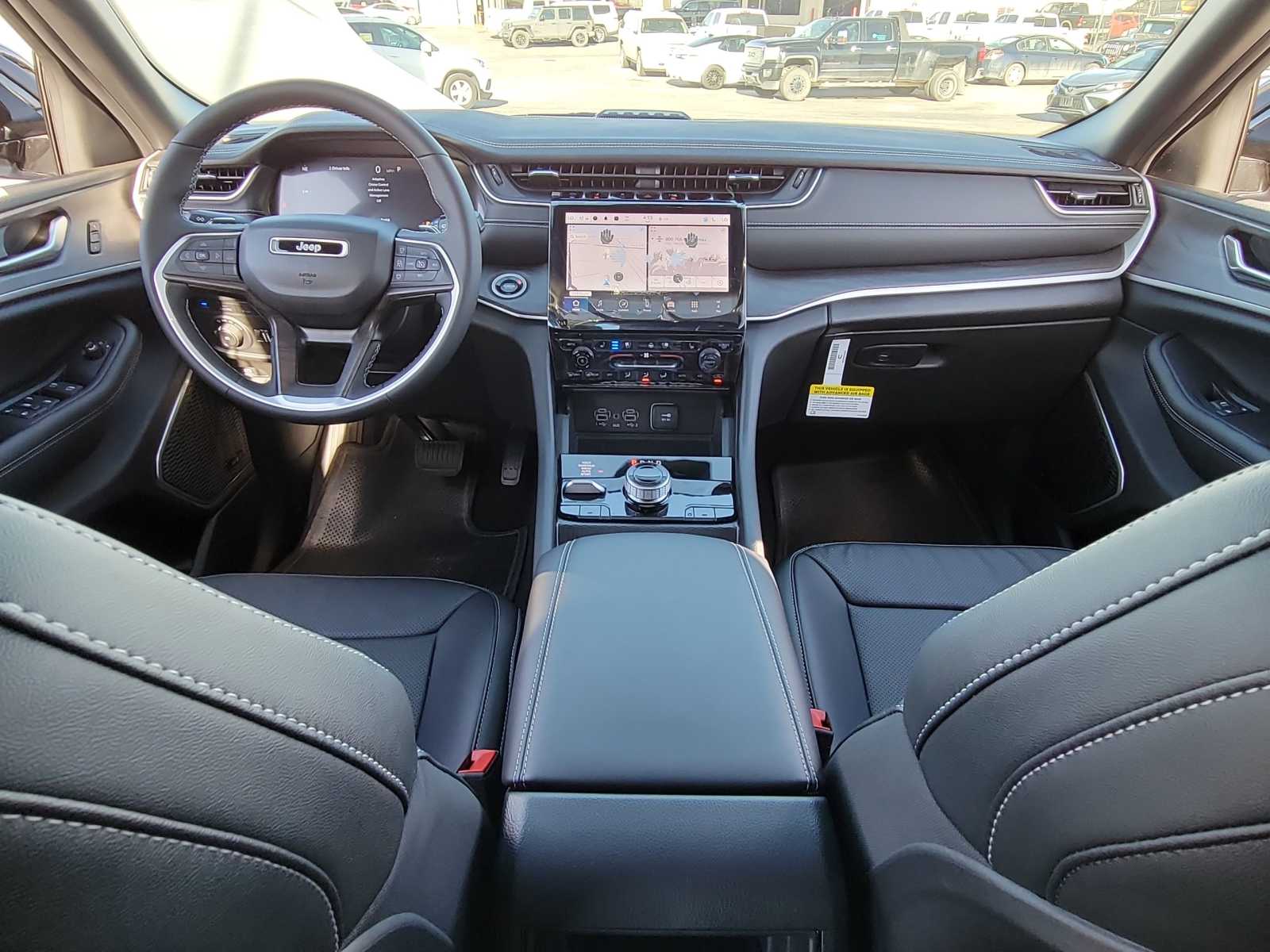 Thumbnail: 2024 Jeep Grand Cherokee - 10