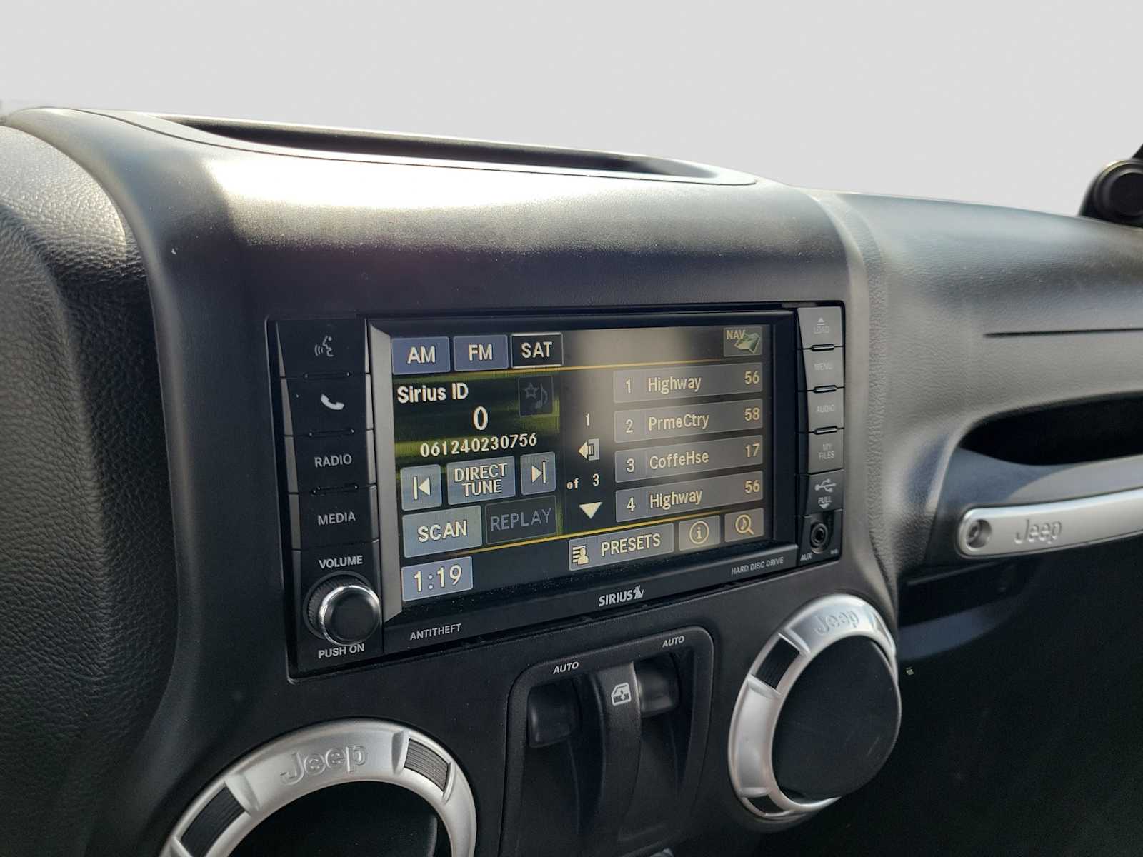 Thumbnail: 2014 Jeep Wrangler - 20