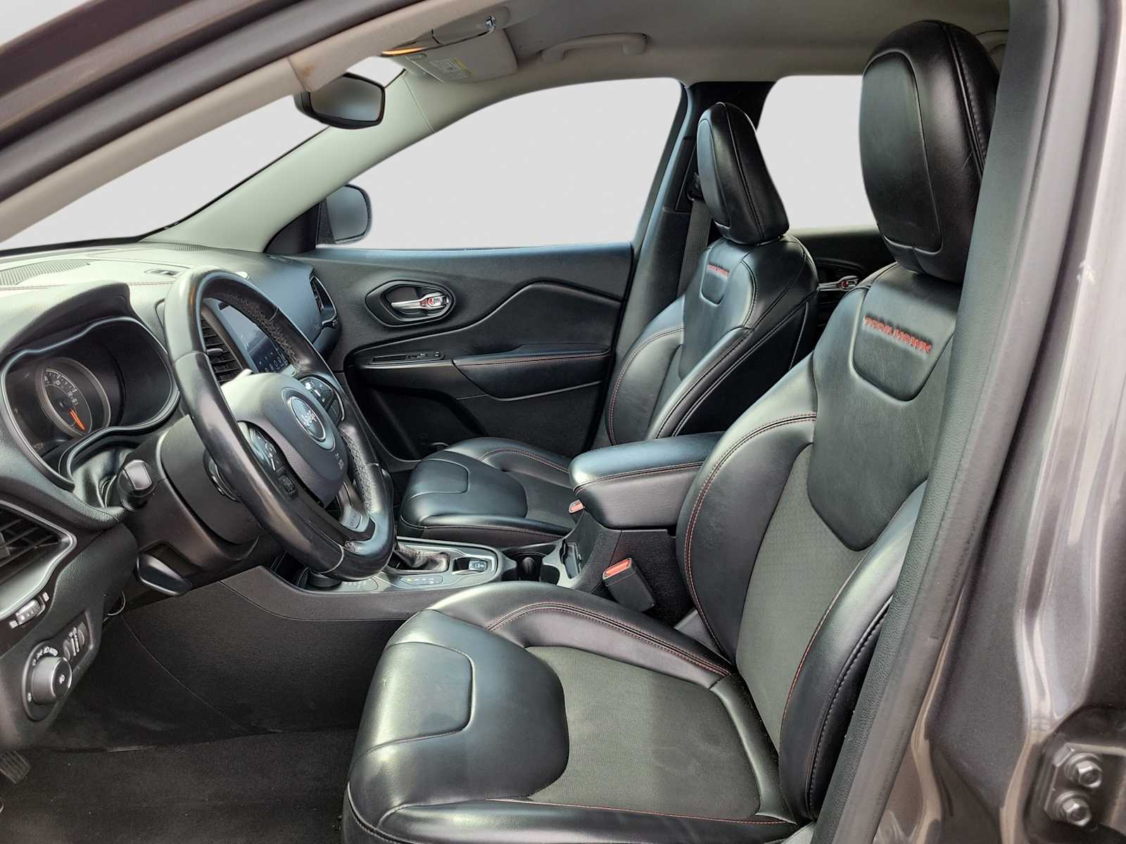 Thumbnail: 2020 Jeep Cherokee - 11