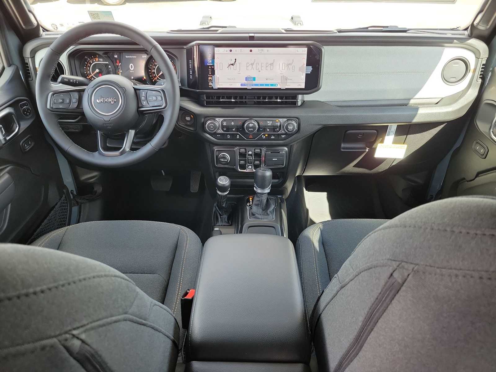 Thumbnail: 2025 Jeep Gladiator - 10