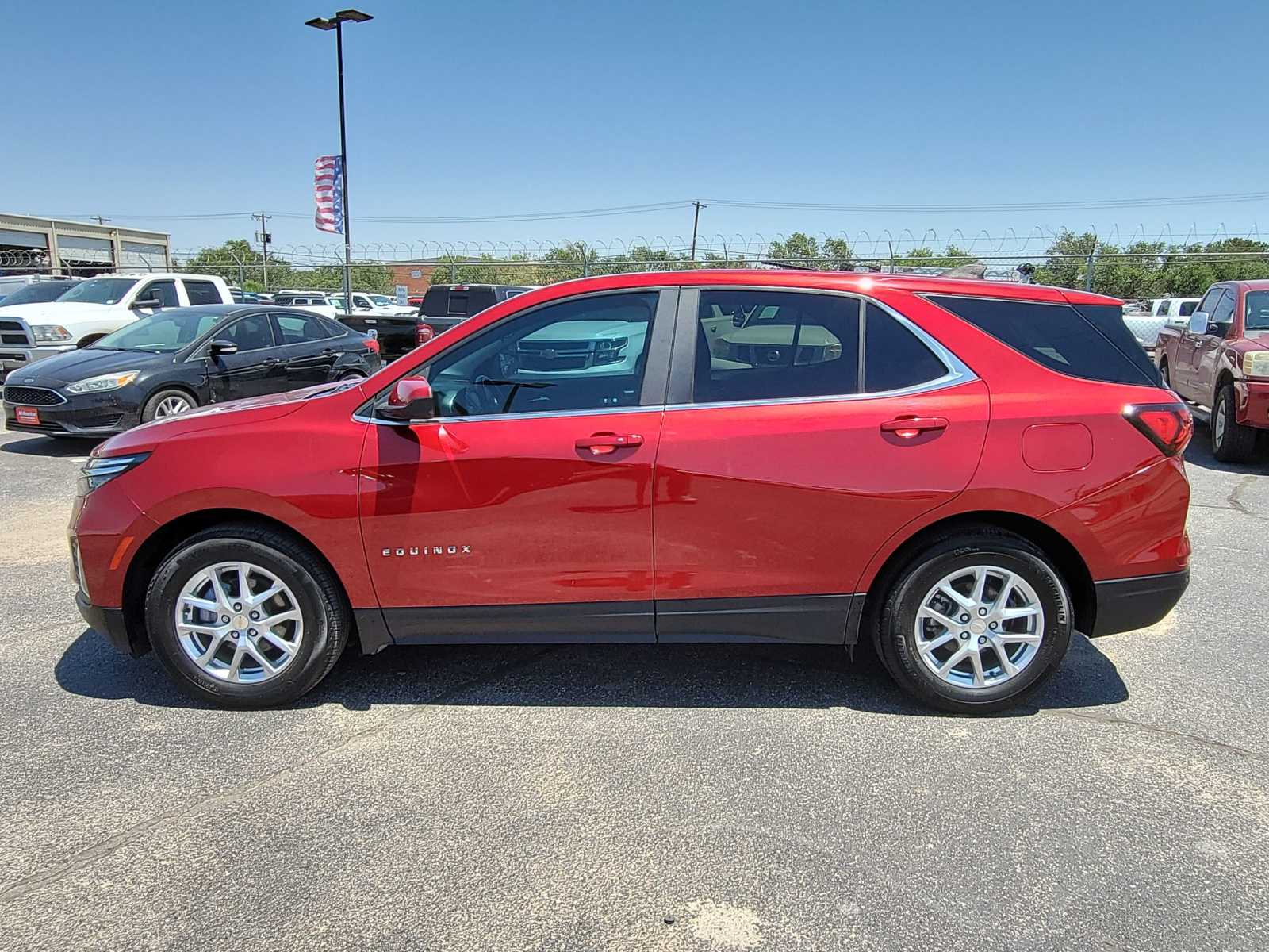 Used 2022 Chevrolet Equinox LT with VIN 3GNAXKEV3NL217012 for sale in Midland, TX
