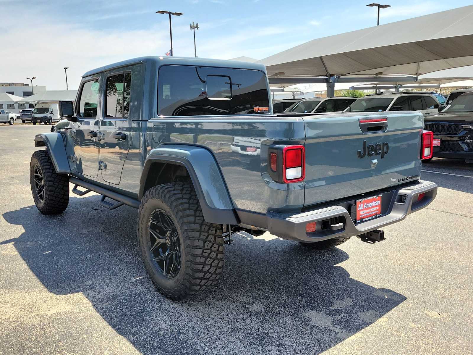 Thumbnail: 2025 Jeep Gladiator - 4