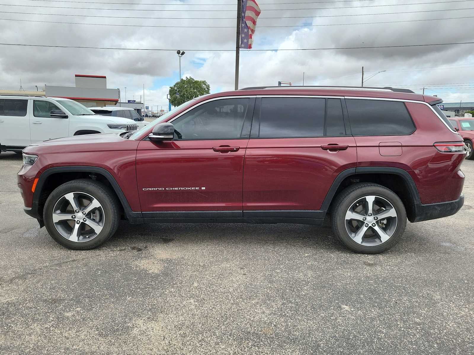 2023 Jeep Grand Cherokee Limited photo 3
