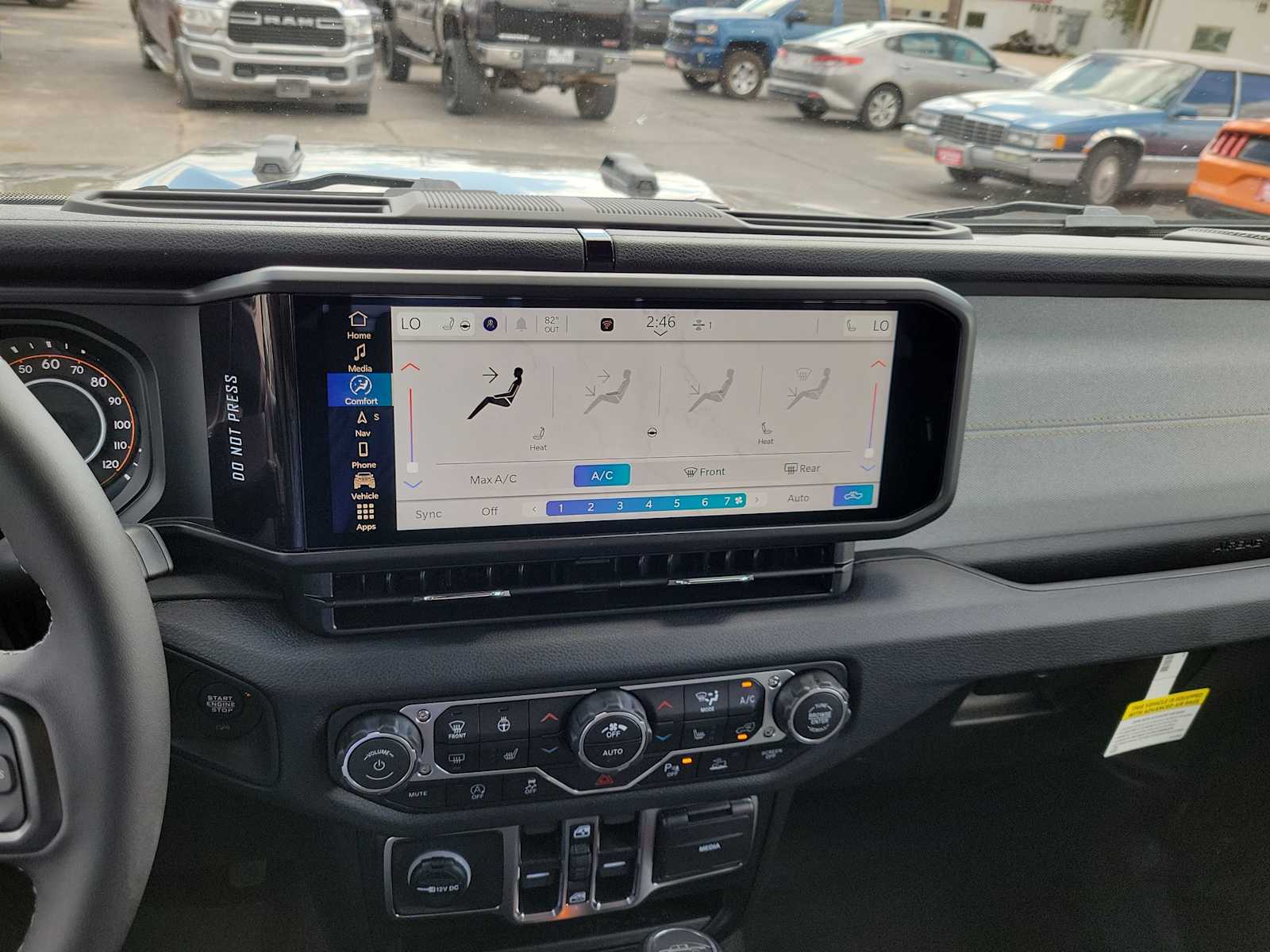 Thumbnail: 2025 Jeep Gladiator - 21