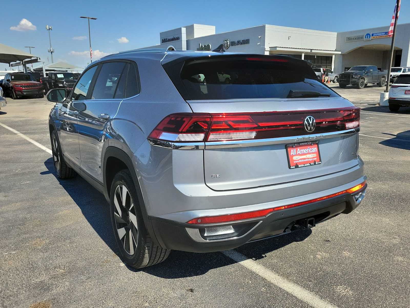 2024 Volkswagen Atlas Cross Sport SE Technology photo 4