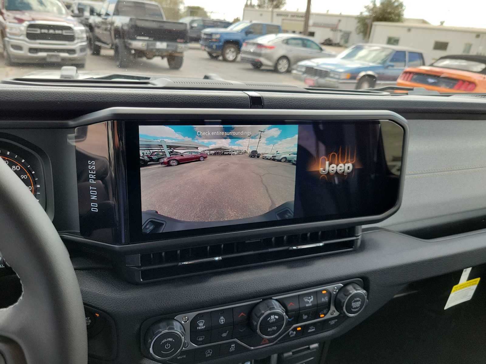 Thumbnail: 2025 Jeep Gladiator - 20