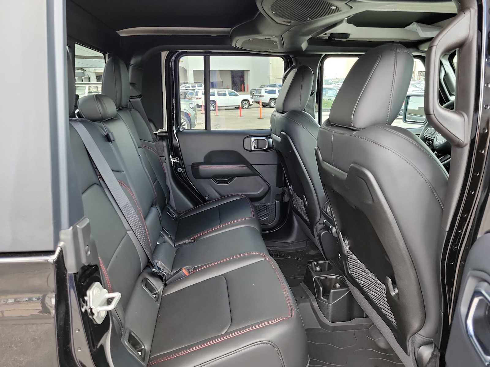 Thumbnail: 2025 Jeep Gladiator - 13