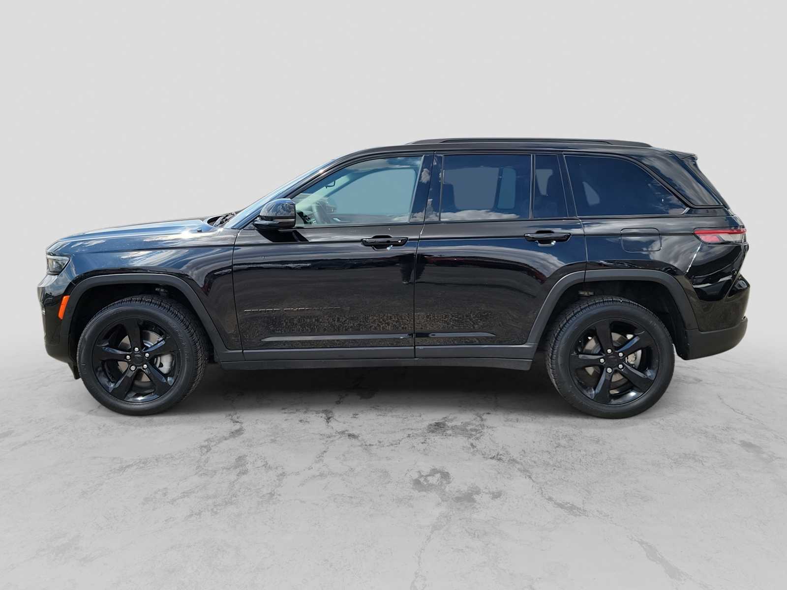 Thumbnail: 2023 Jeep Grand Cherokee - 3