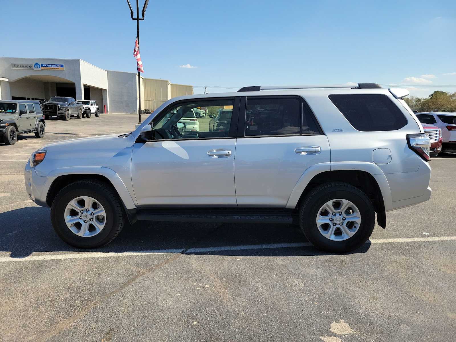 2024 Toyota 4Runner SR5 photo 3