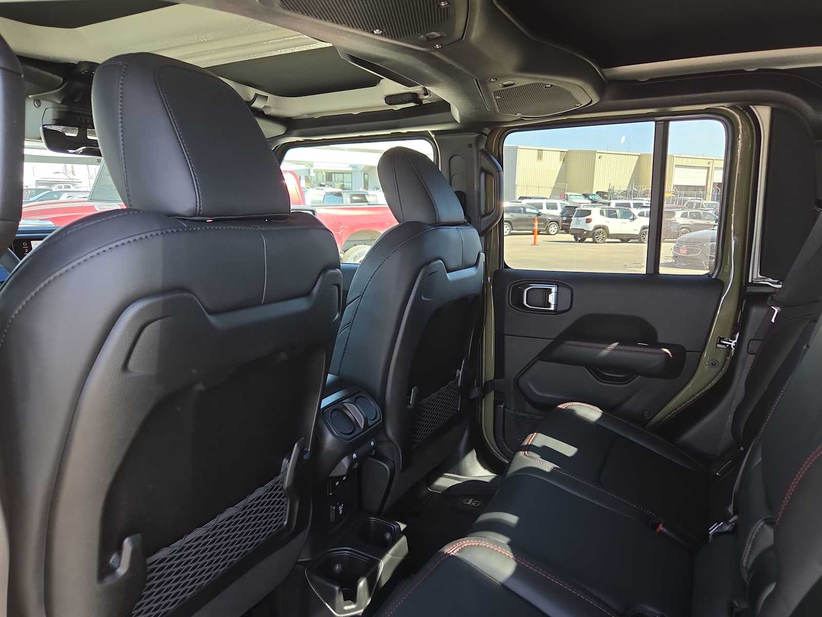 Thumbnail: 2025 Jeep Gladiator - 11