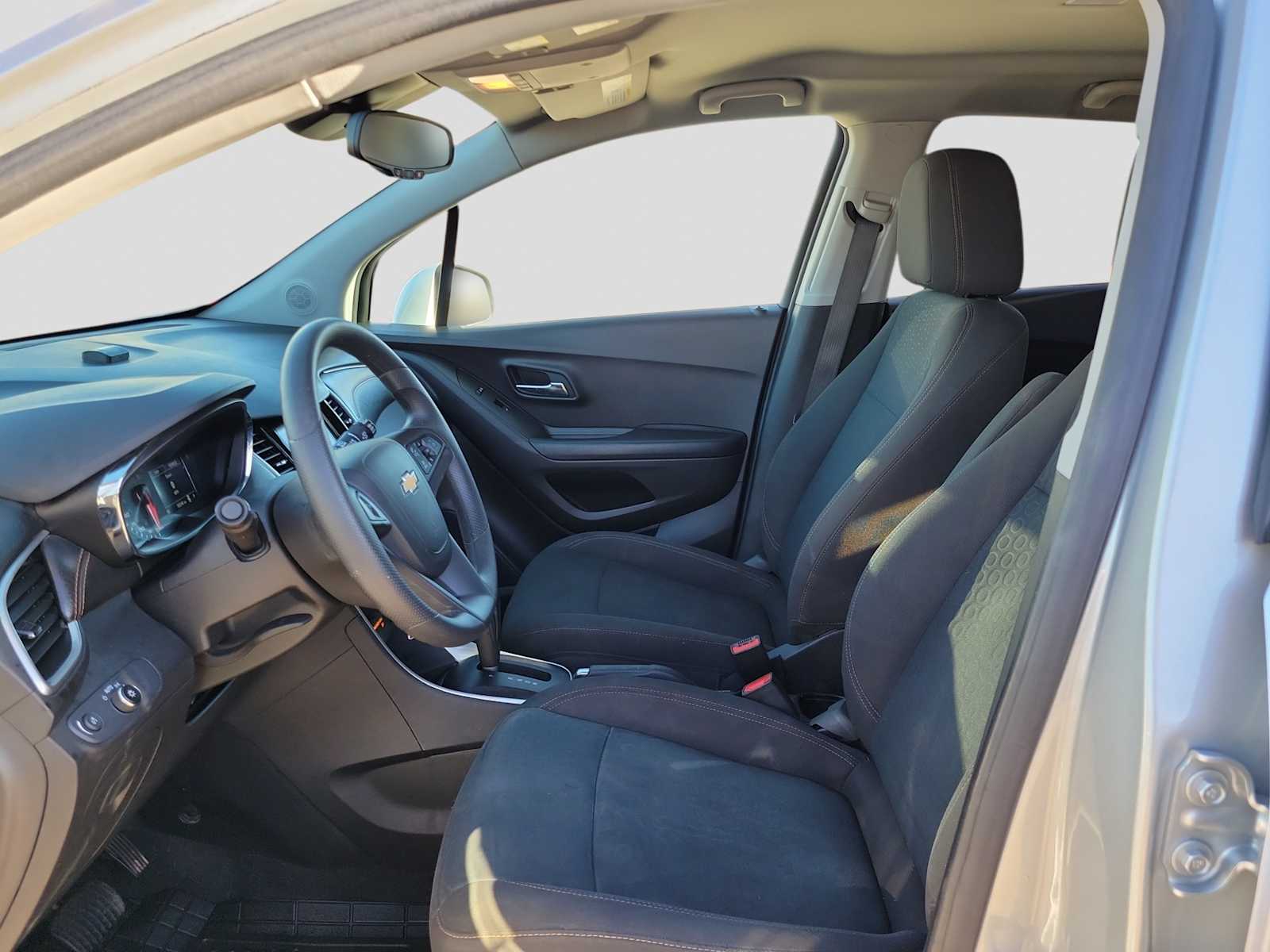 Thumbnail: 2022 Chevrolet Trax - 11