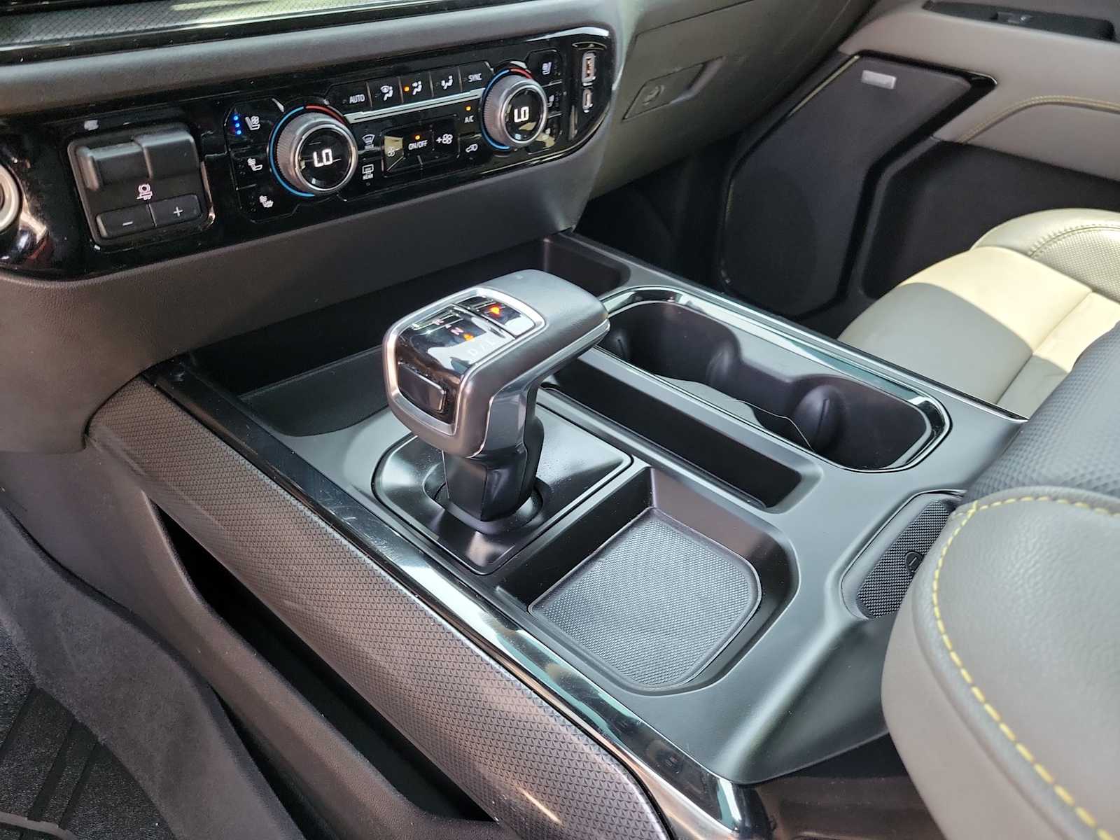 Thumbnail: 2022 Chevrolet Silverado 1500 - 17