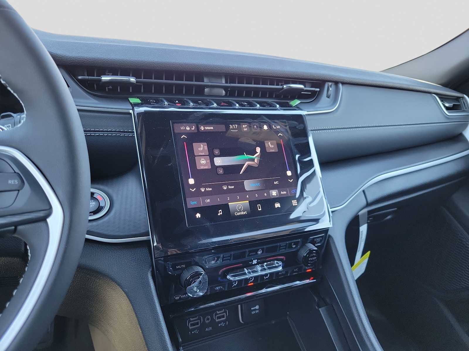 Thumbnail: 2025 Jeep Grand Cherokee - 21