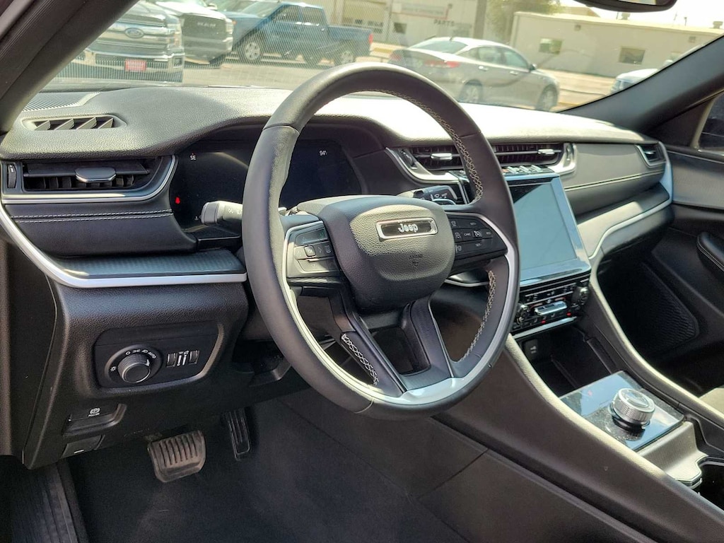 Certified 2024 Jeep Grand Cherokee L Laredo SUV